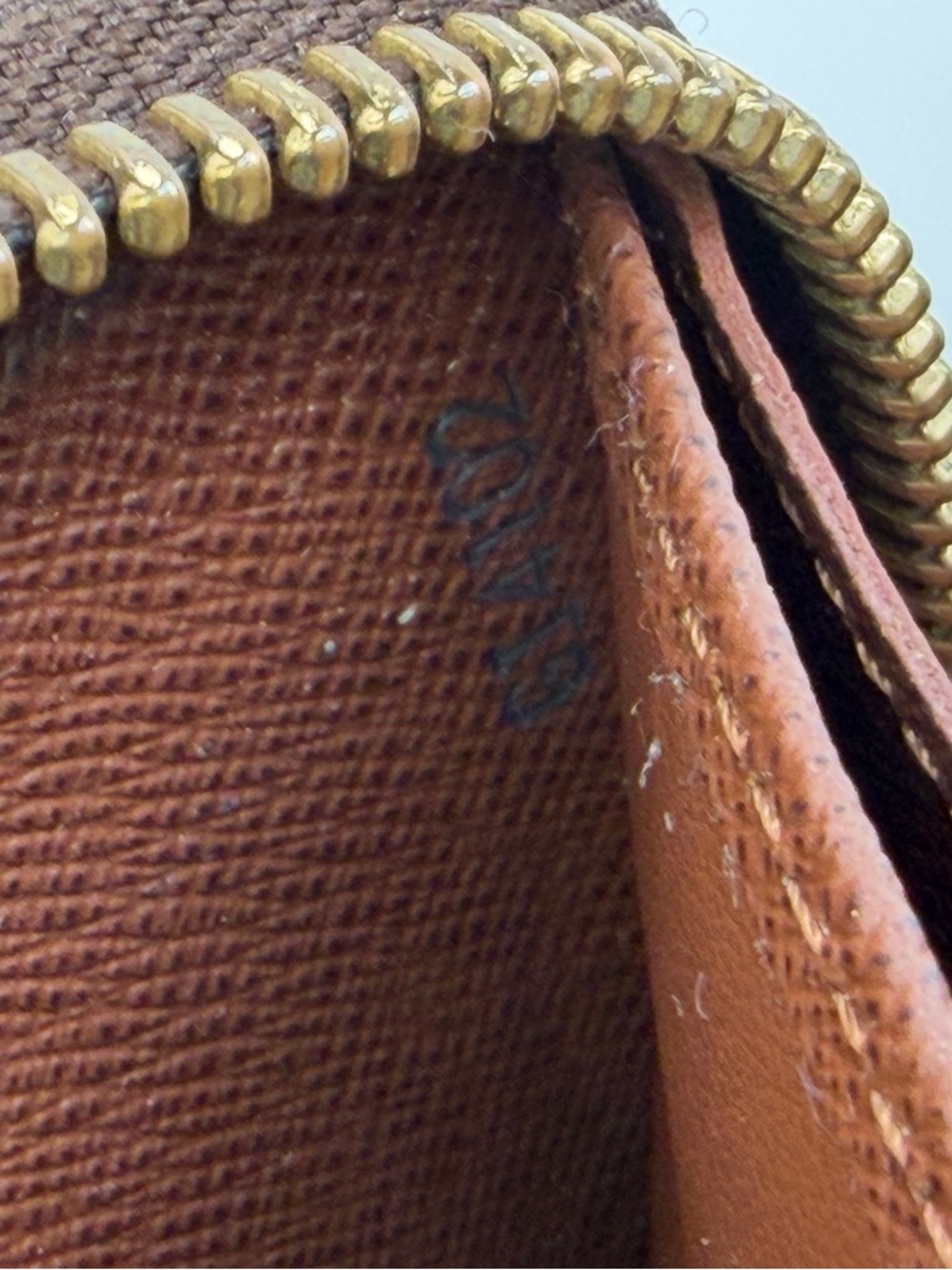 Louis Vuitton Monogram Canvas Full Zip Wallet - Picture 15 of 15